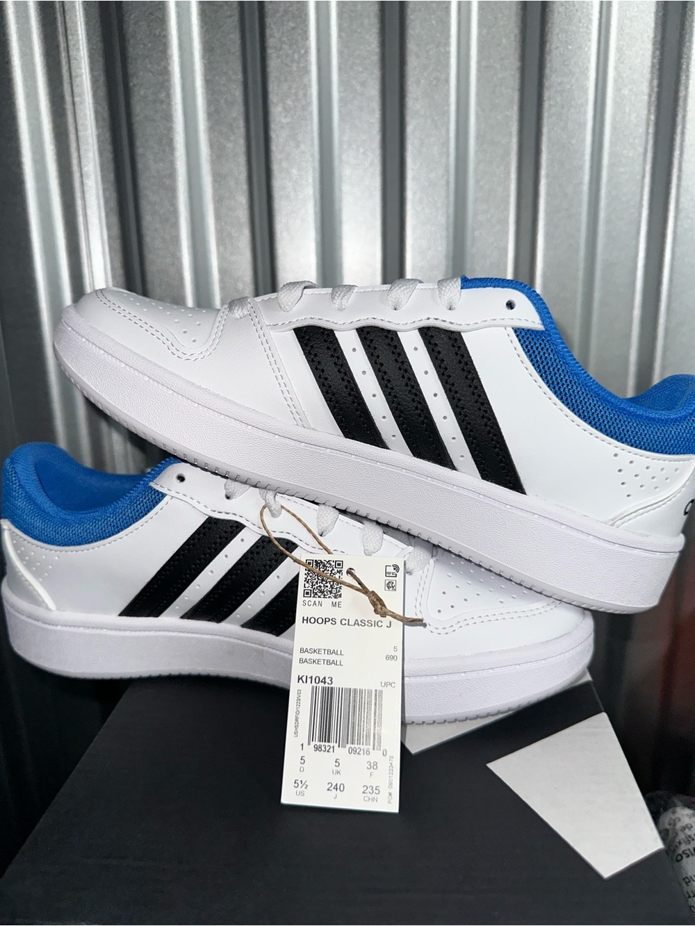 adidas Kids Hoops Classic J White with Blue Trim Sneakers size 5.5Y